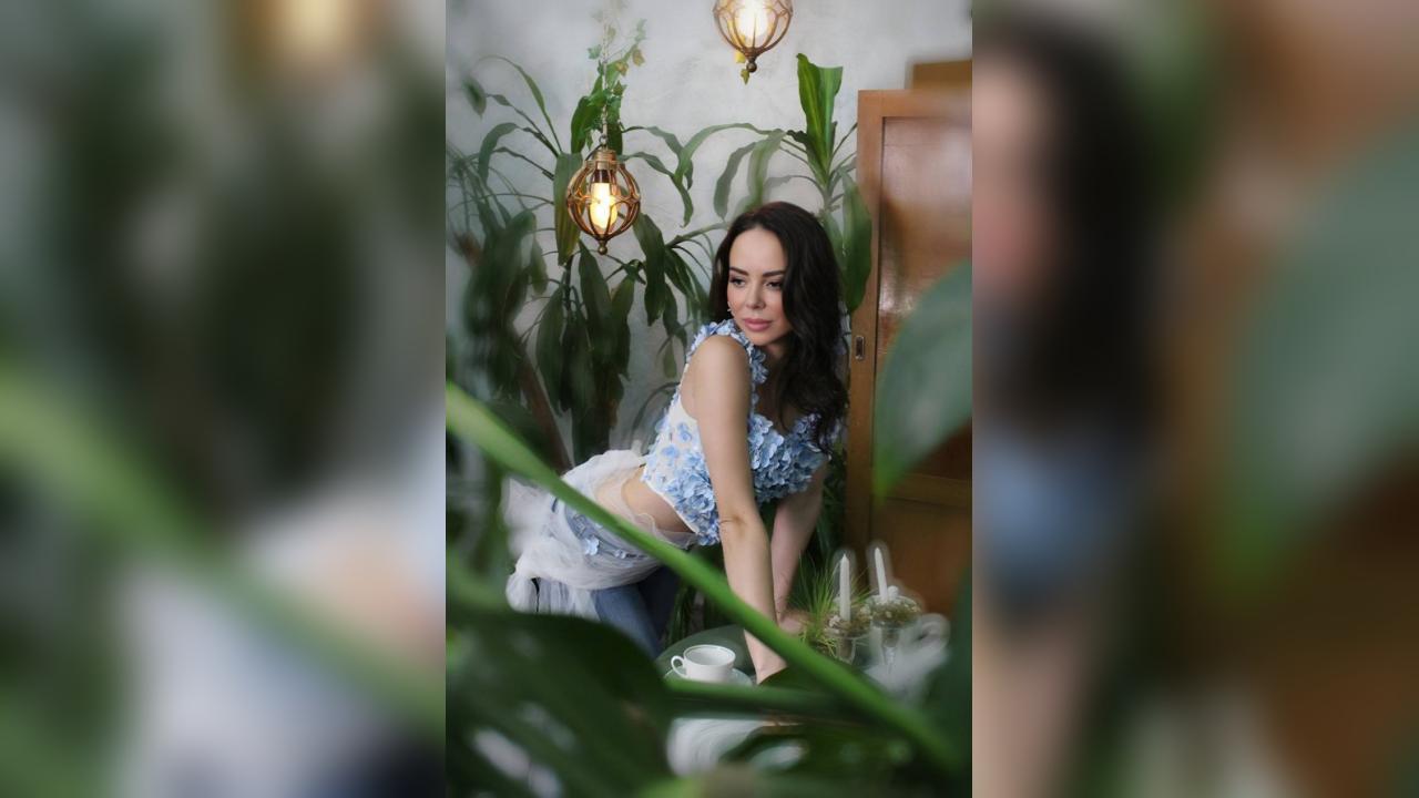 Webcam chat profile for 0000Karinaa: Legs, feet & shoes