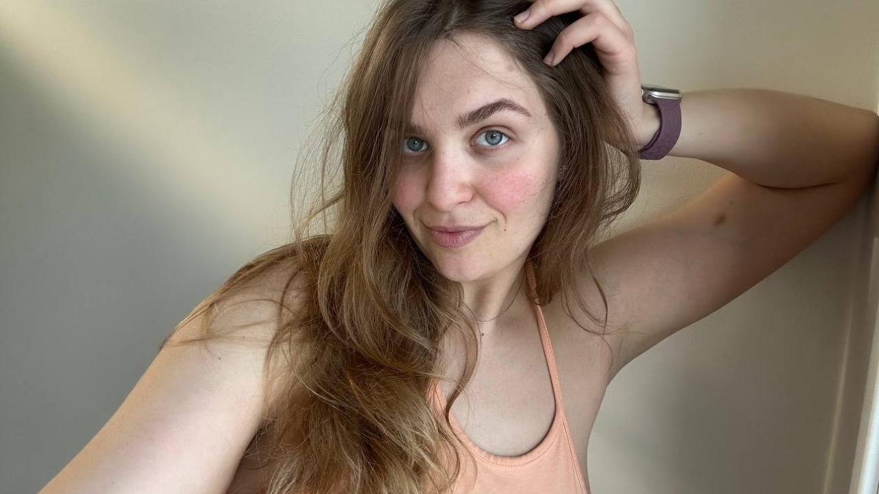 Webcam chat profile for CharmingBaby: Leather