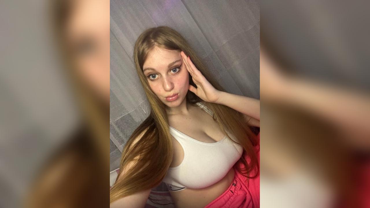 Webcam chat profile for Nitarosee: Outfits