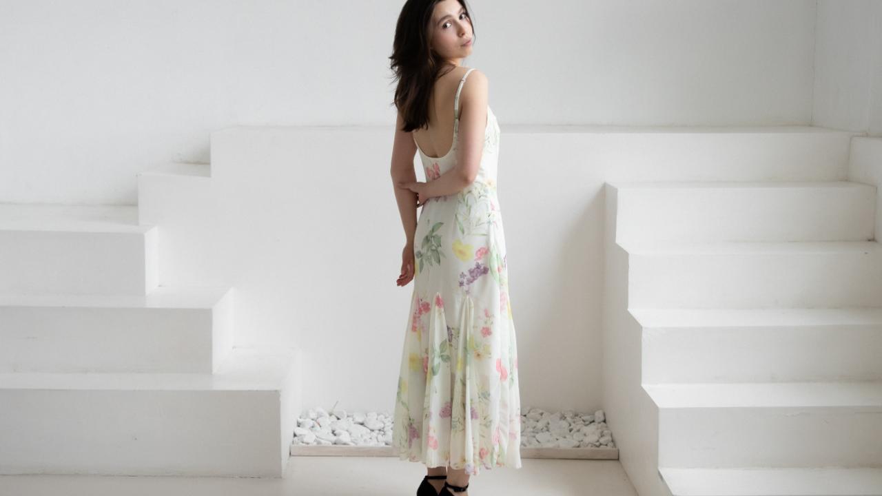 Webcam chat profile for LunaFlower: Legs, feet & shoes