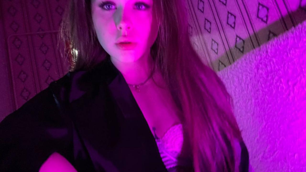 Webcam chat profile for babyfox: Bondage & discipline