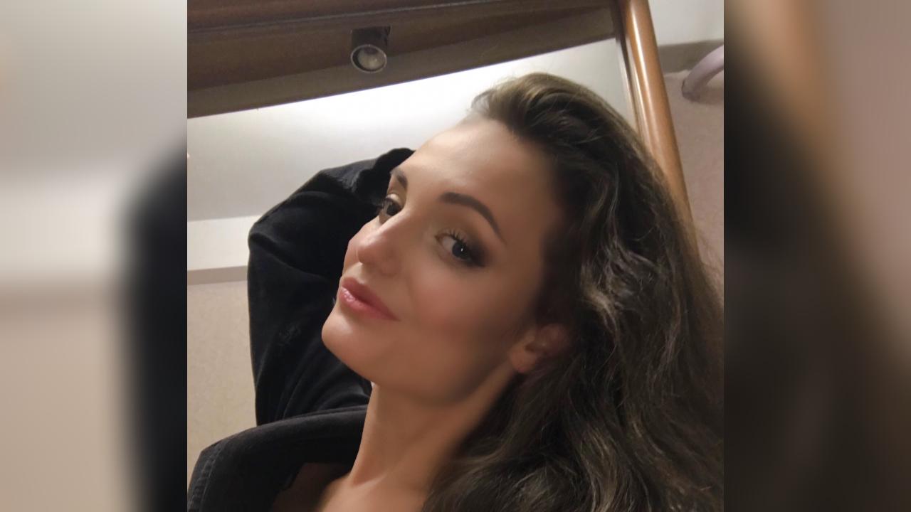 Webcam chat profile for CelesteFleur: Kissing