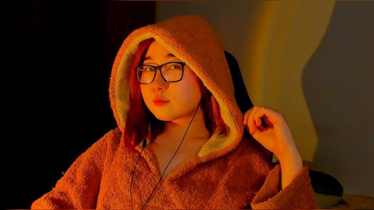 Webcam chat profile for peachsentinel: Leather