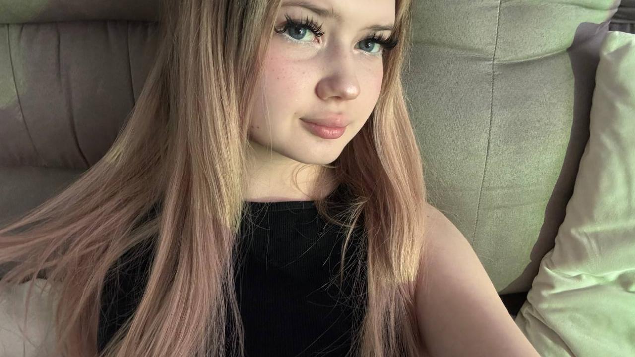 Webcam chat profile for 1Chrissy: Ask about my Hobbies