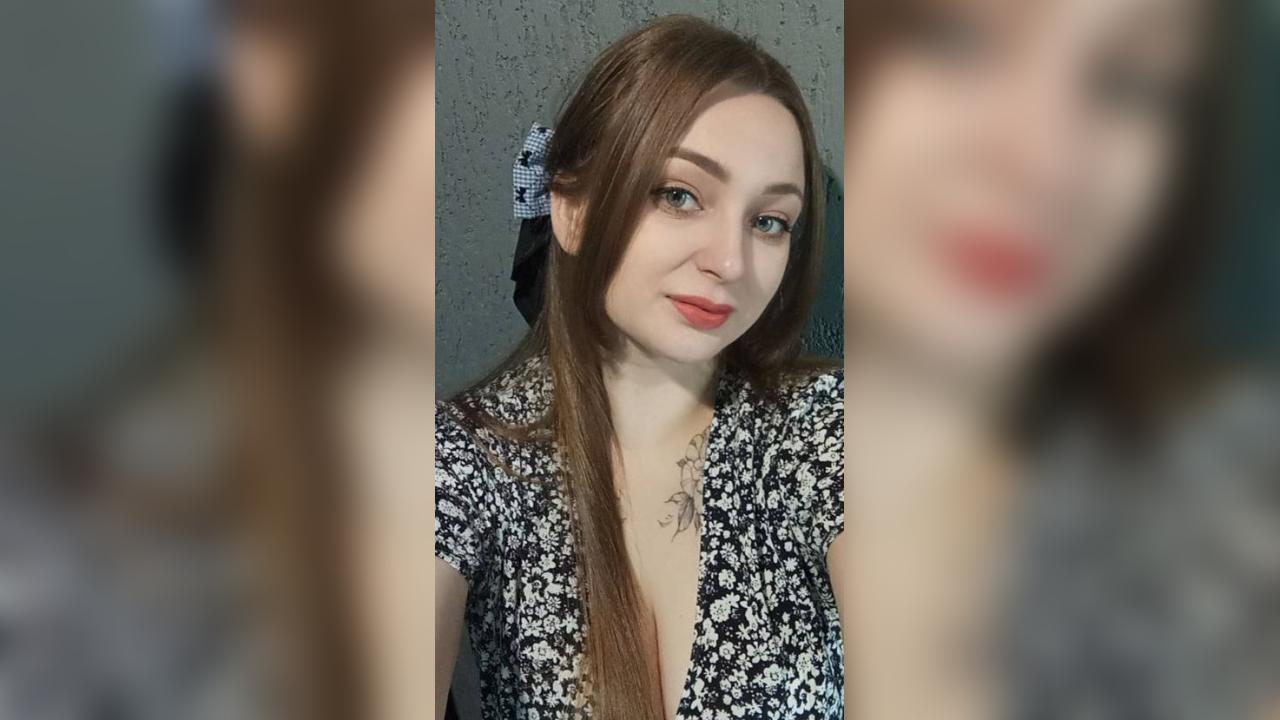 Webcam chat profile for AutumnHoney: Legs, feet & shoes