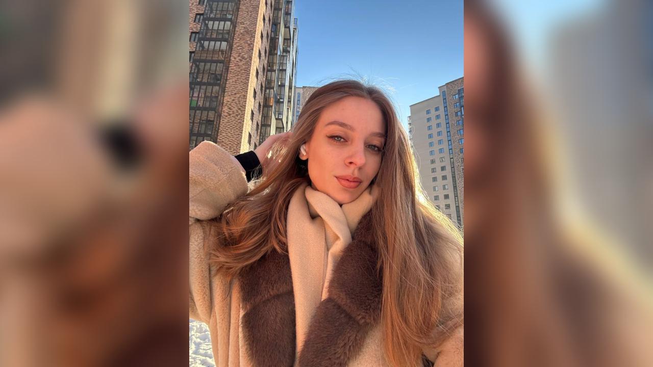 Webcam chat profile for AnnaBeauty: Leather