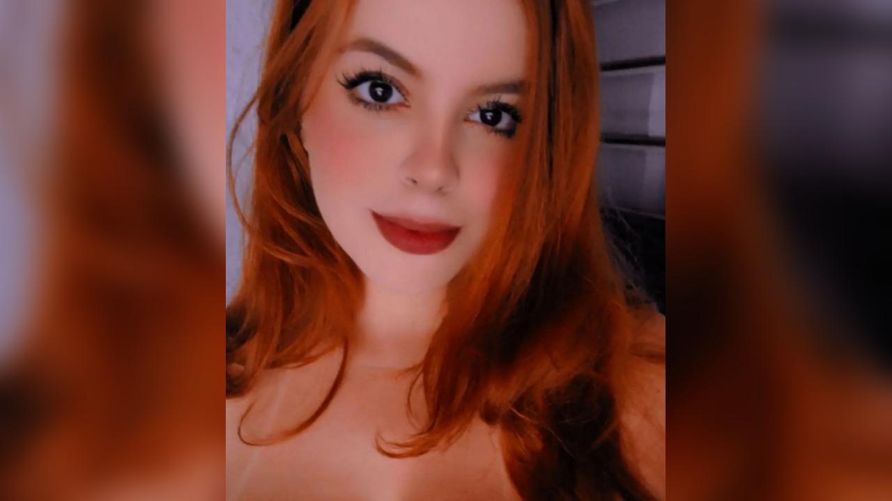 Webcam chat profile for lLiizzy: Travel