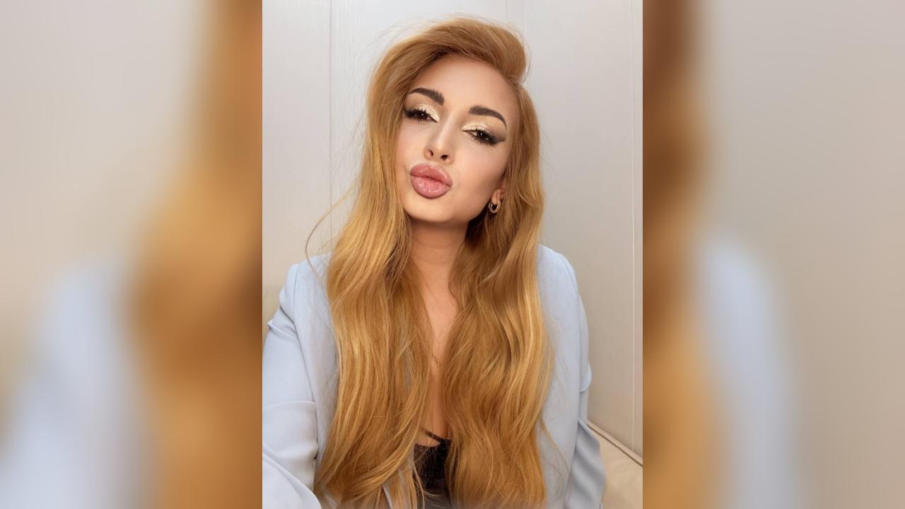 Webcam chat profile for LittleMiracle0