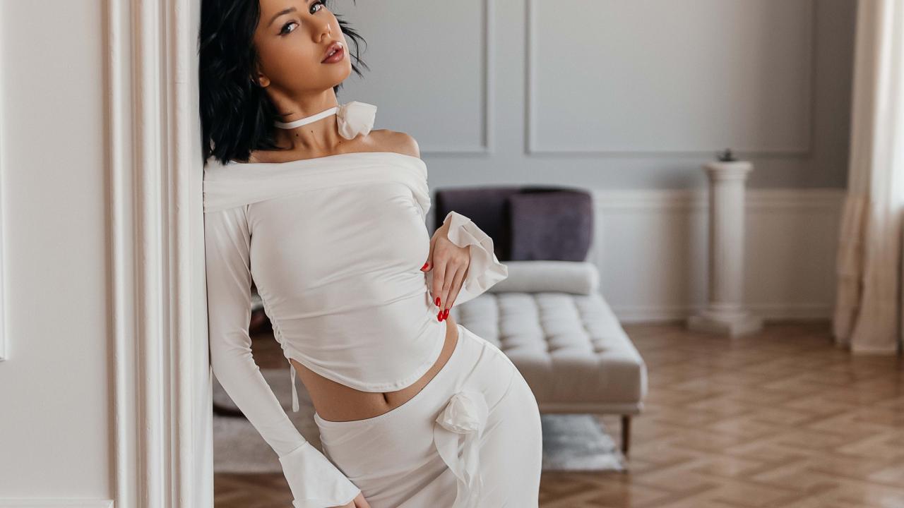 Webcam chat profile for LeyaF55: Legs, feet & shoes