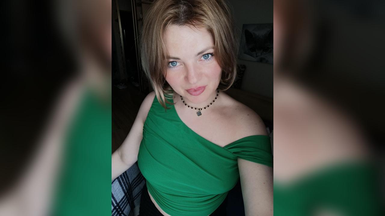 Webcam chat profile for AngelLia: Ask about my other interests