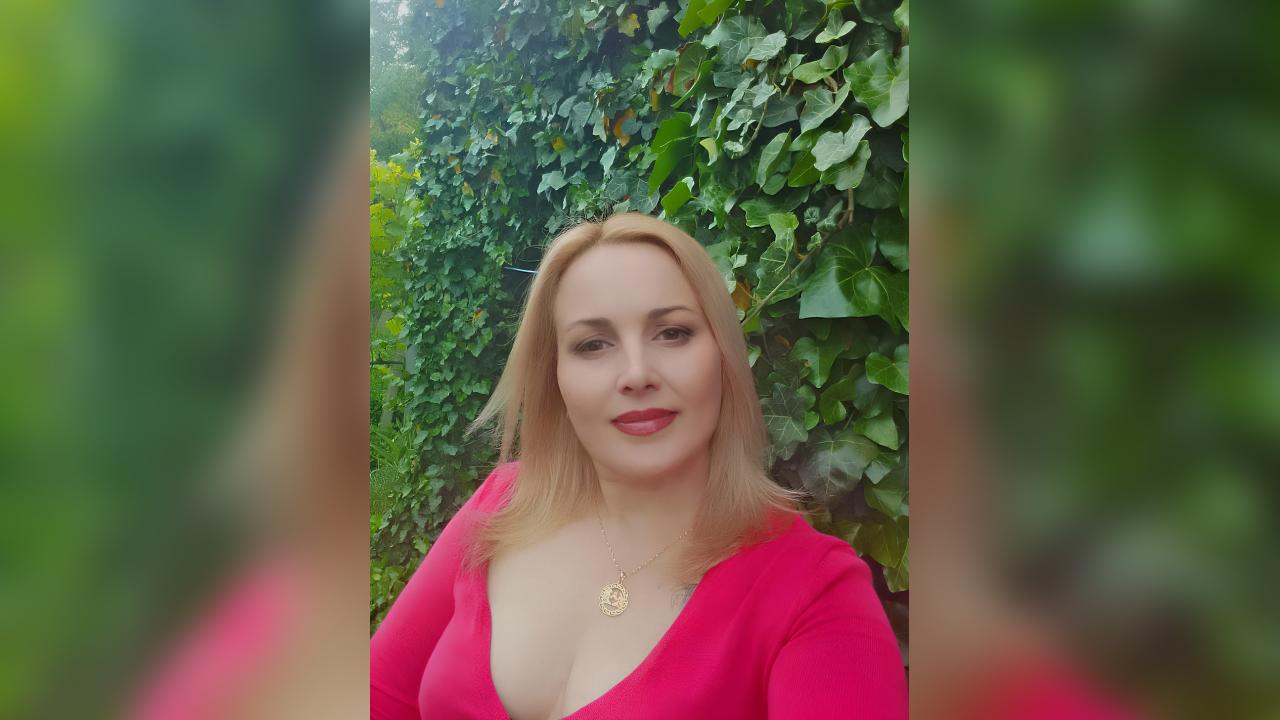 Webcam chat profile for EmmaDarsy: Outfits
