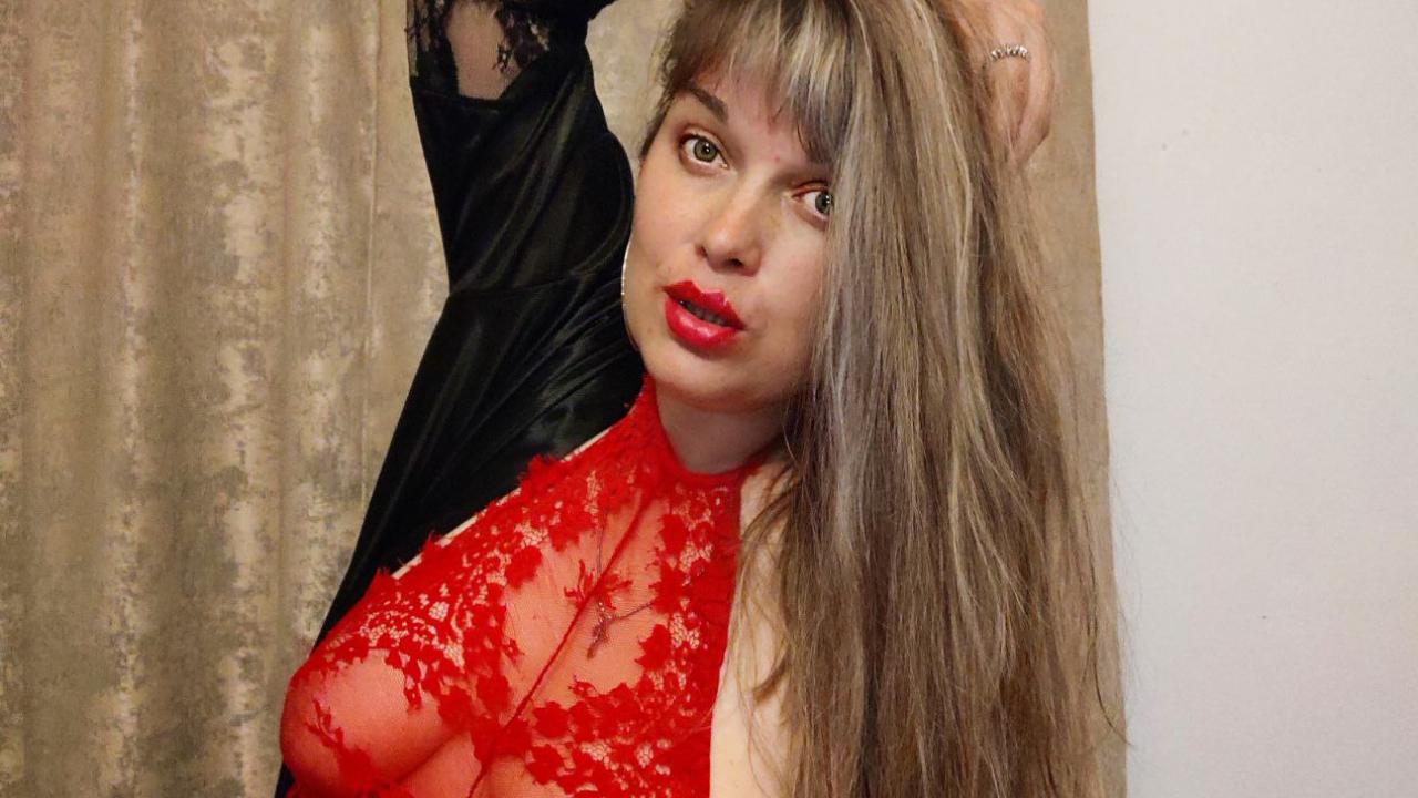 Webcam chat profile for KellyGentleTouc