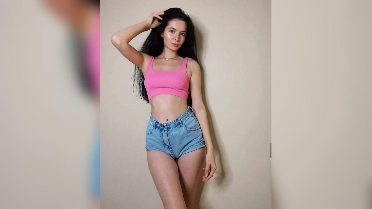 Webcam chat profile for CobraXXX: Outfits