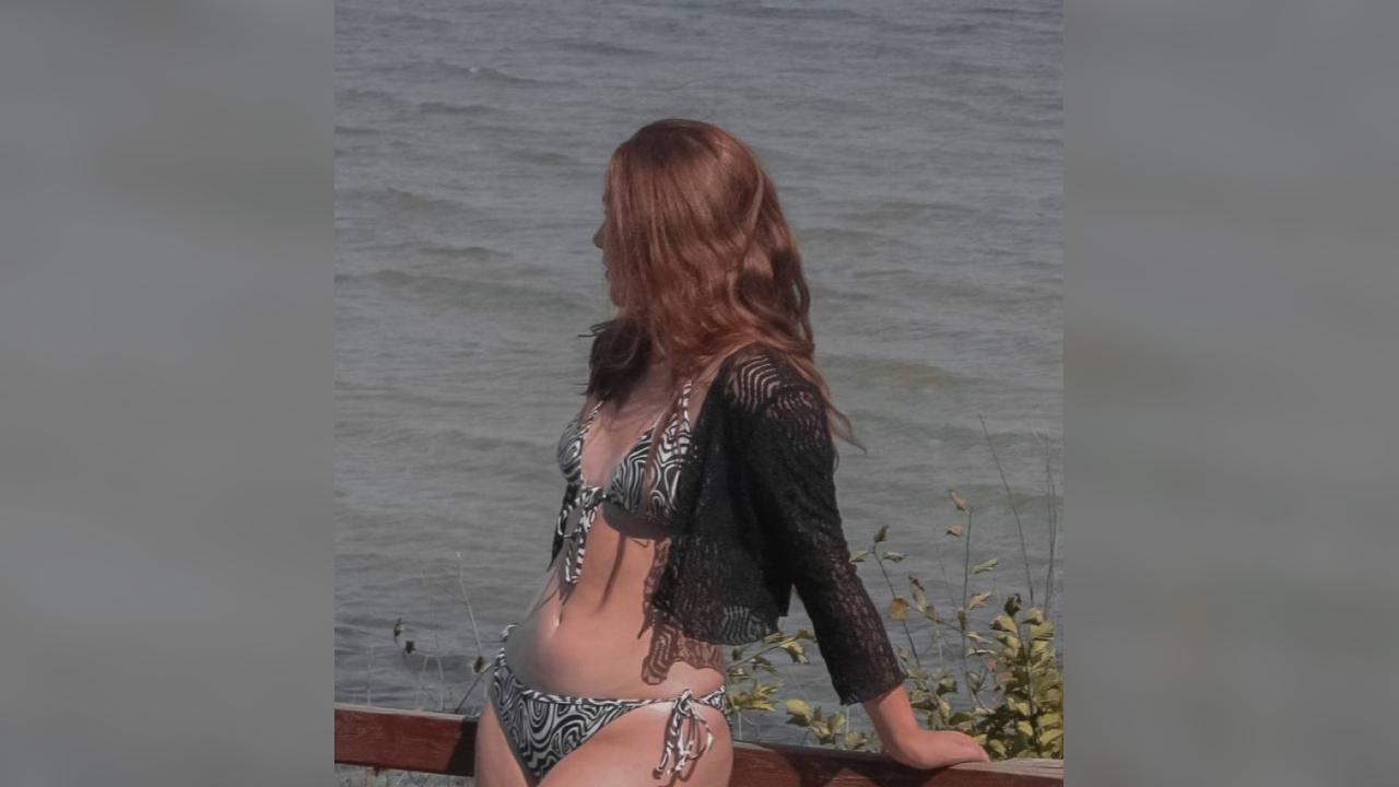 Webcam chat profile for GirlLi: Cooking