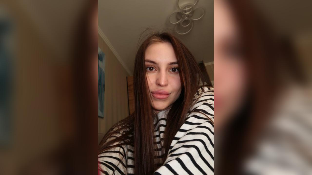 Webcam chat profile for Violet: Ask about my Hobbies