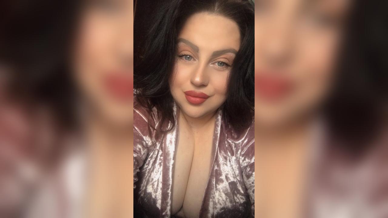 Webcam chat profile for MadisonN