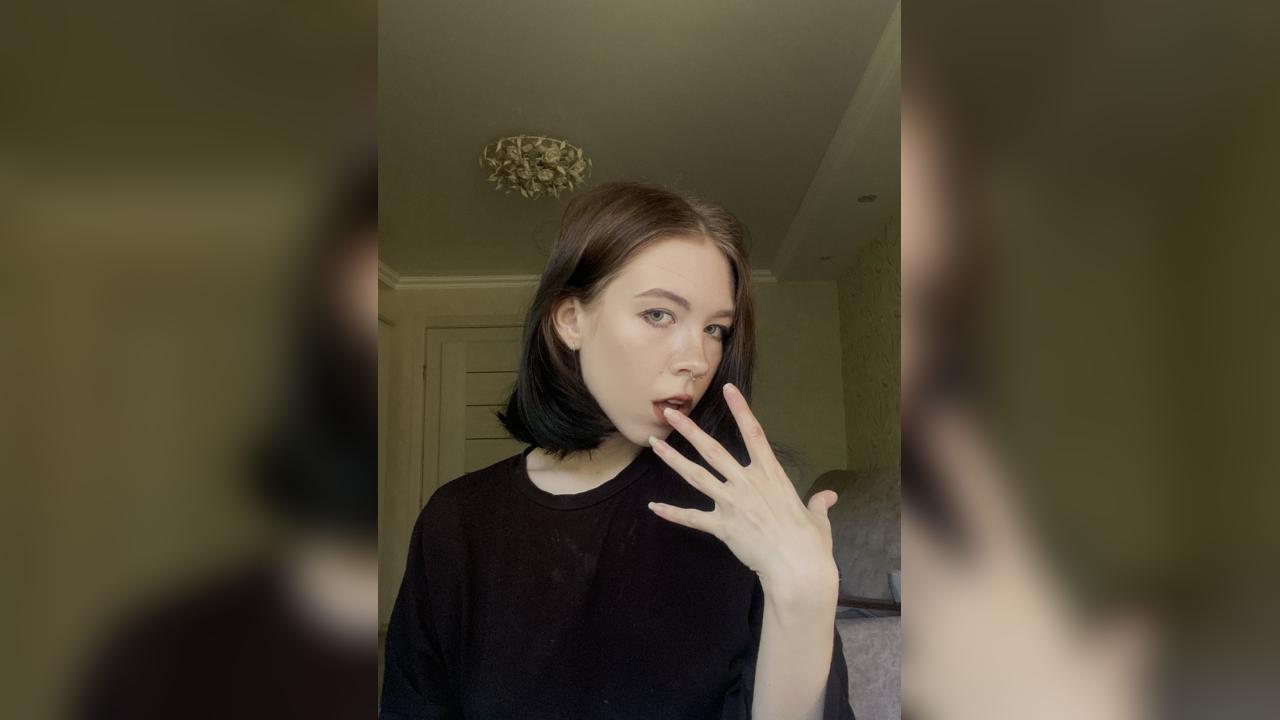 Webcam chat profile for PaulaR61: Legs, feet & shoes