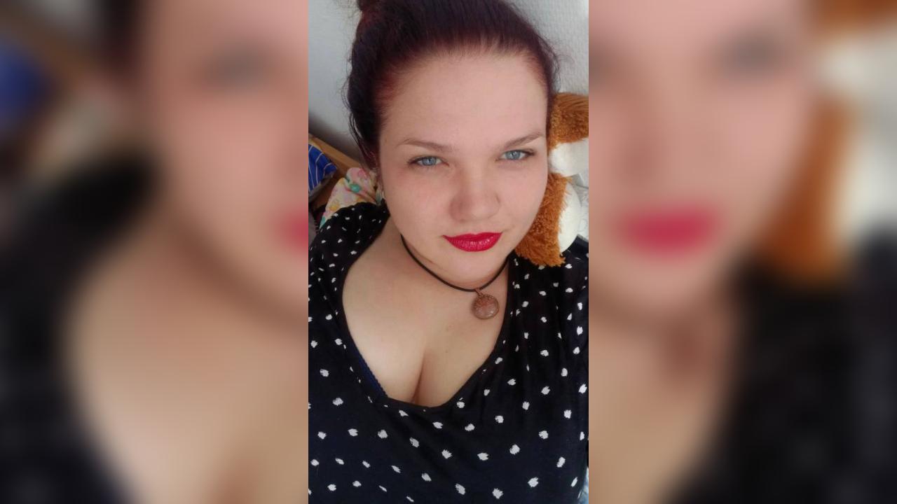 Webcam chat profile for KristinaSi: Ask about my Hobbies