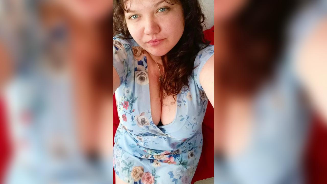 Webcam chat profile for KristinaSi: Ask about my Hobbies