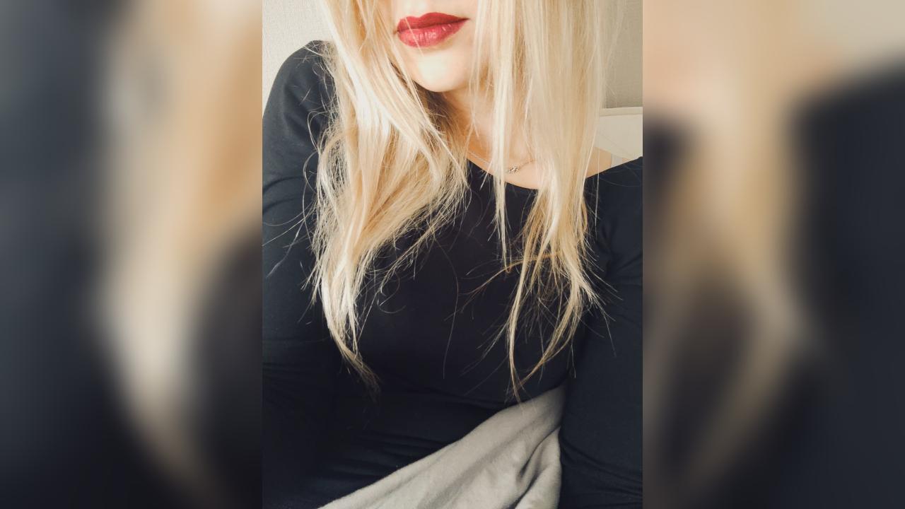Webcam chat profile for SophieRose: Legs, feet & shoes