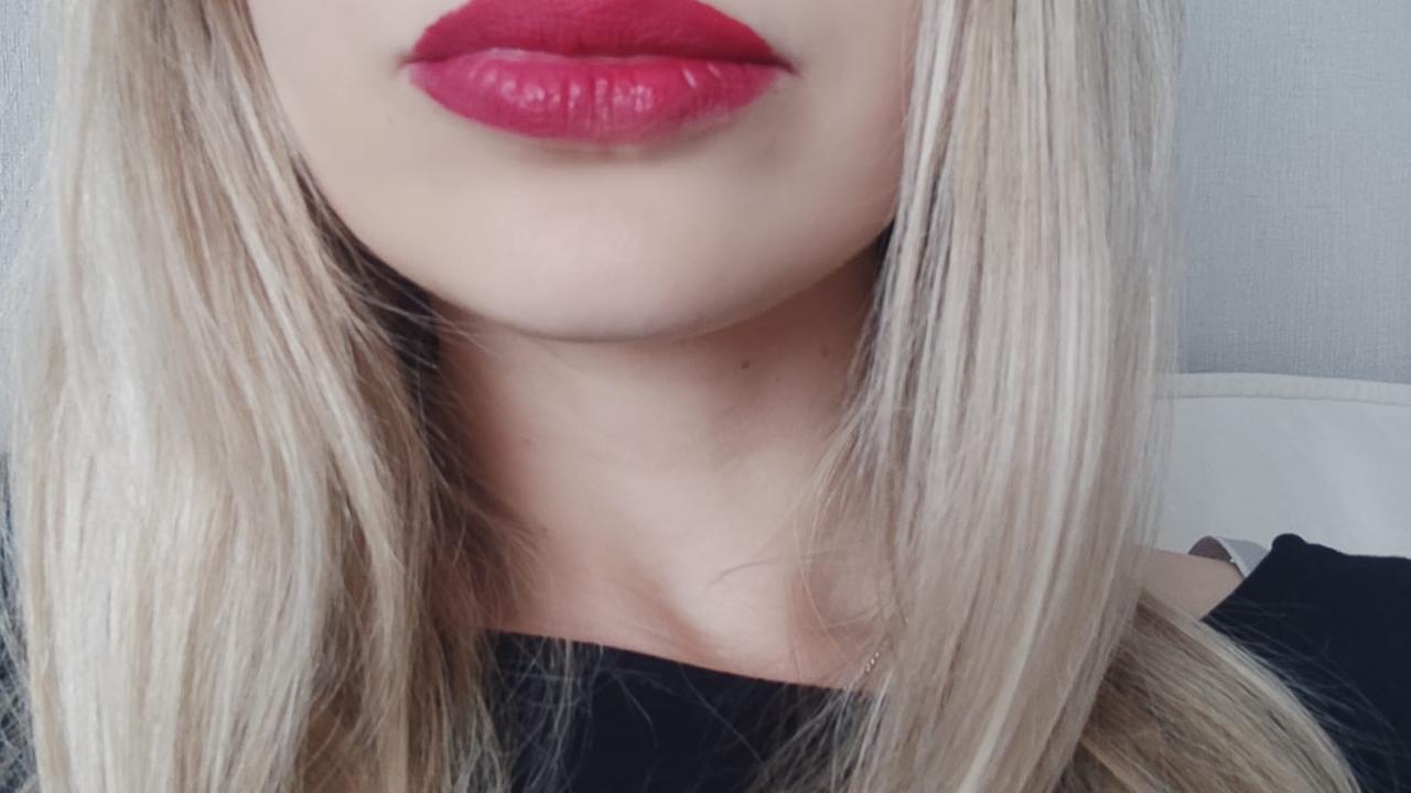 Webcam chat profile for SophieRose: Legs, feet & shoes