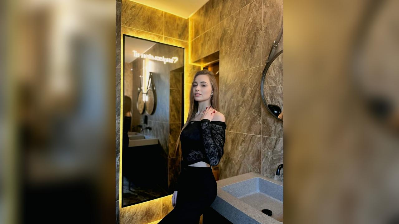 Webcam chat profile for stacywetspell: Outfits
