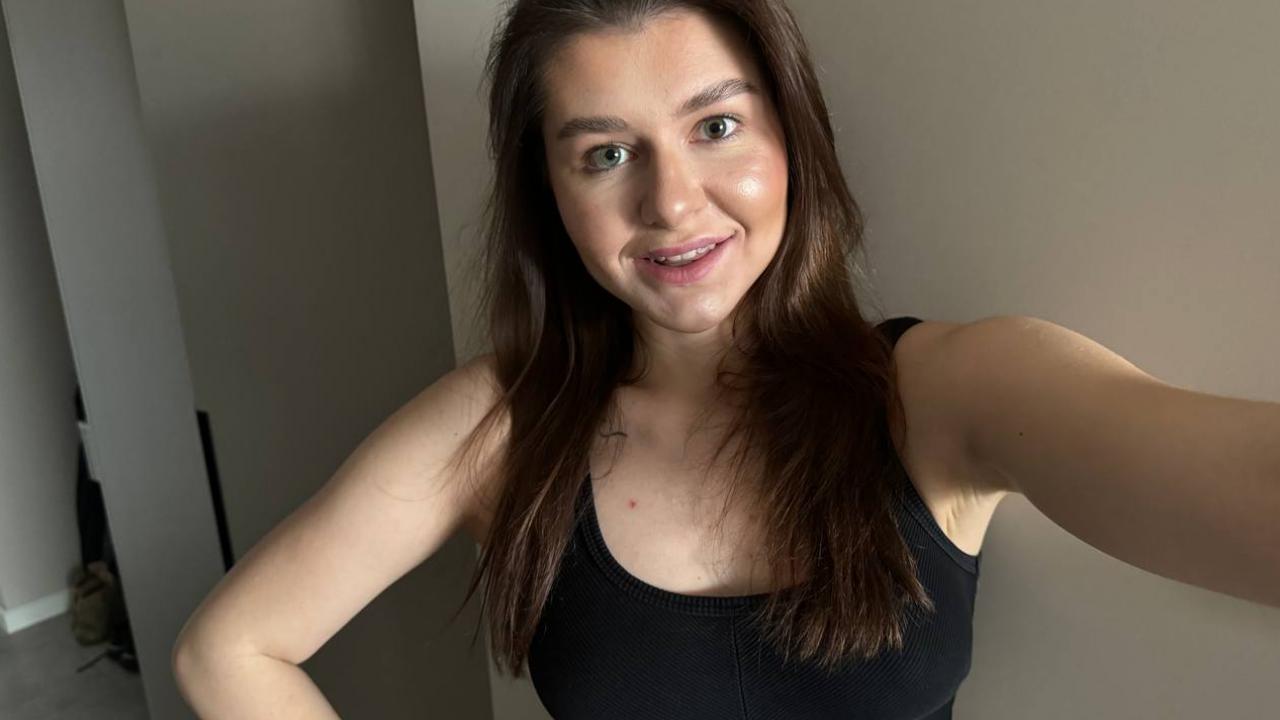 Webcam chat profile for HappyLady: Dancing