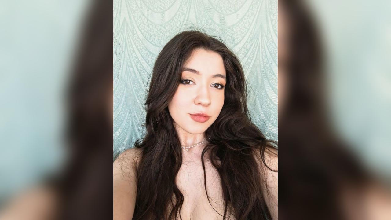 Webcam chat profile for Briarrose: Ask about my Hobbies