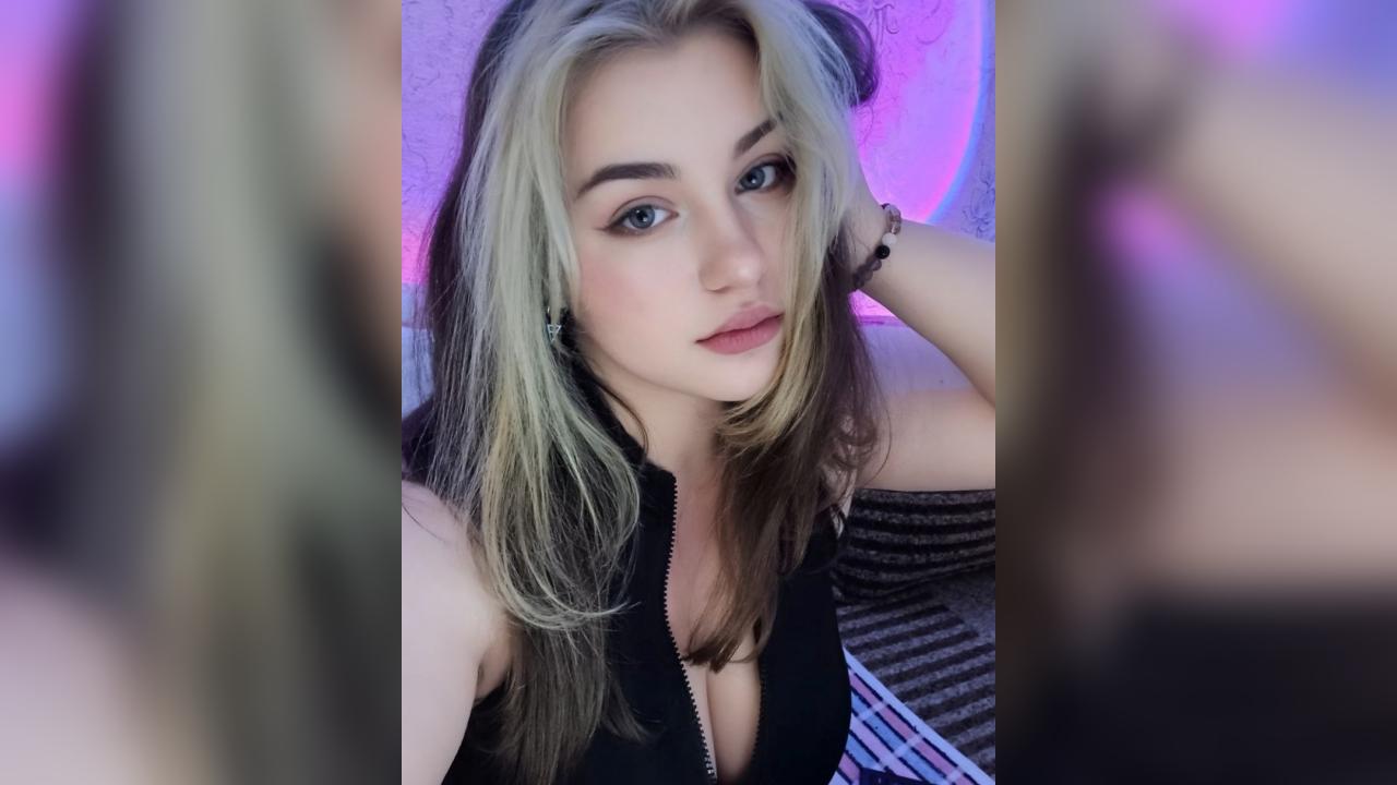 Webcam chat profile for AlSunset22: Sports