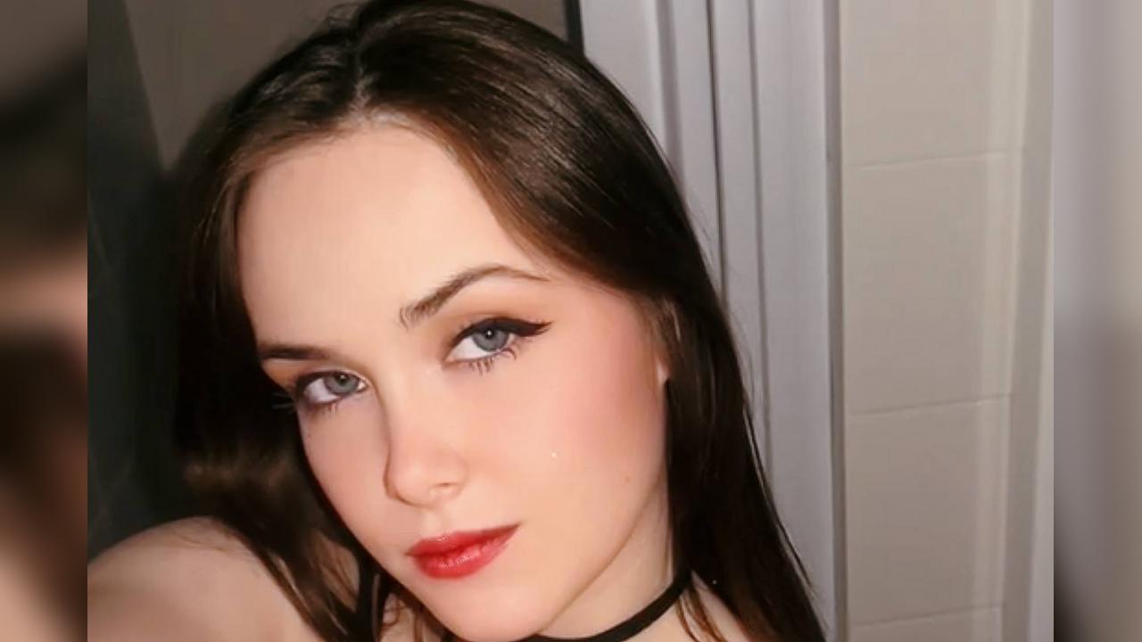 Webcam chat profile for Vonulat: Legs, feet & shoes