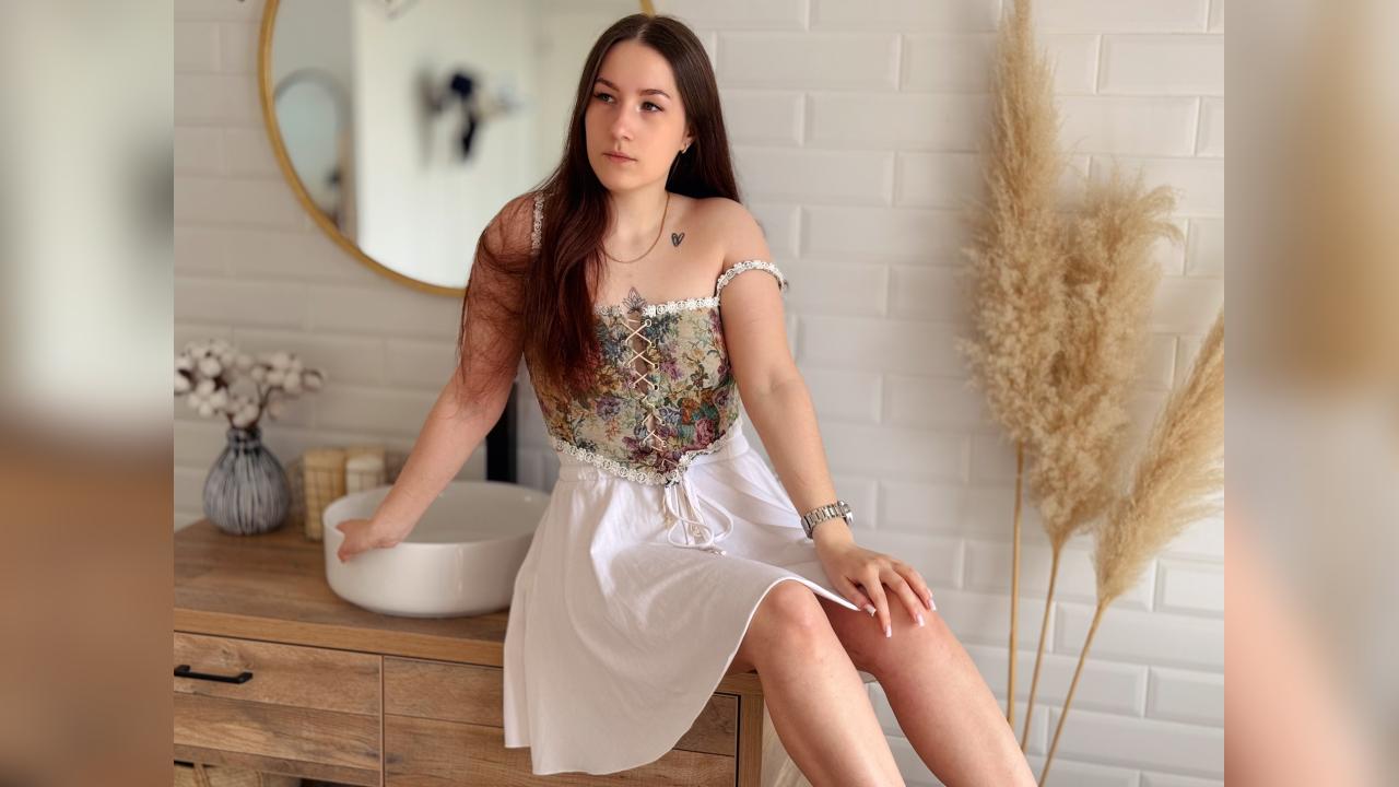 Webcam chat profile for SweetCookies: Legs, feet & shoes