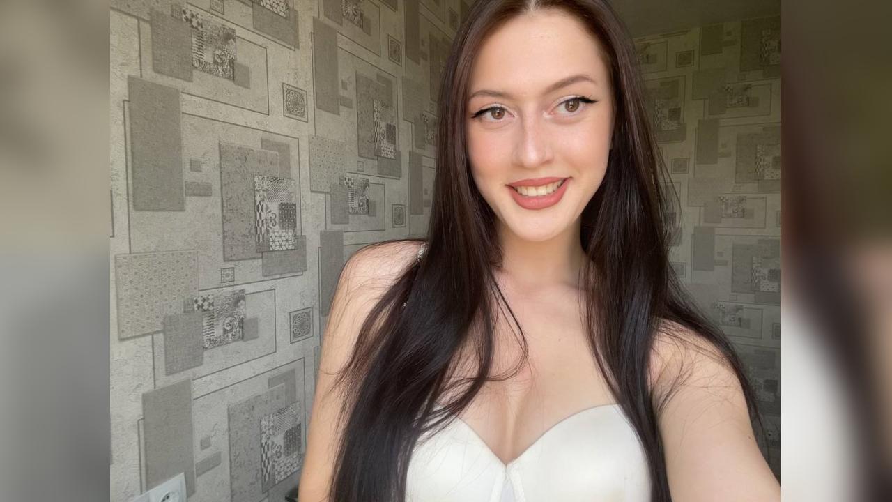 Webcam chat profile for AurumPurum: Outfits