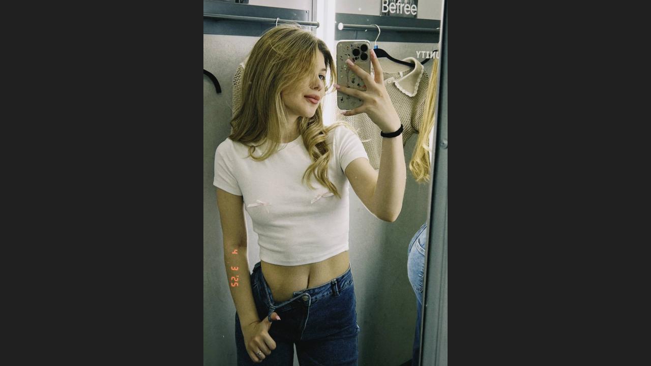 Webcam chat profile for Bezvia: Ask about my other interests