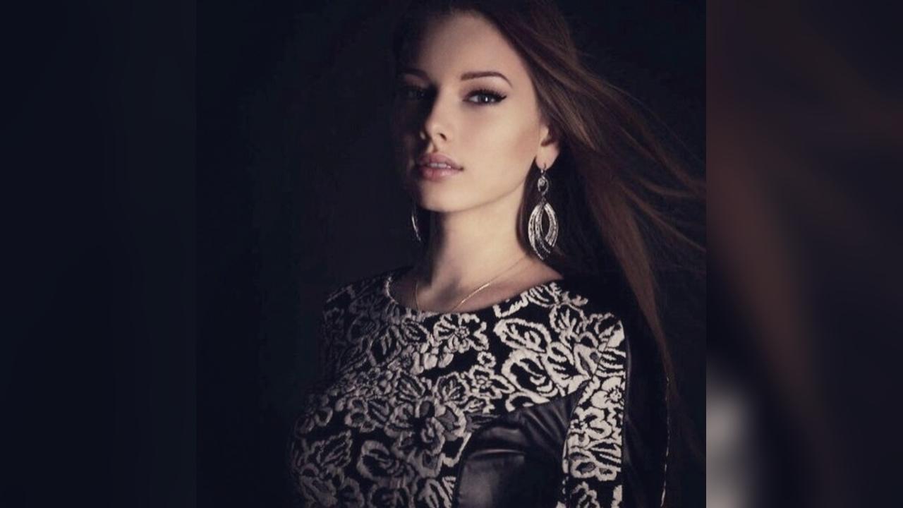 Webcam chat profile for Leeya: Ask about my Hobbies