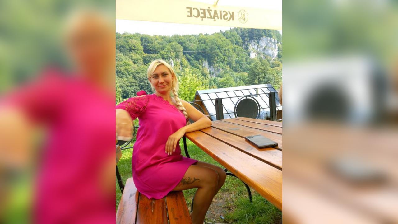 Webcam chat profile for BlondeOksi