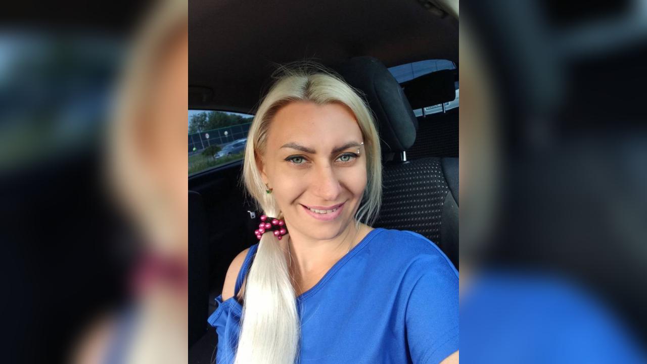 Webcam chat profile for BlondeOksi