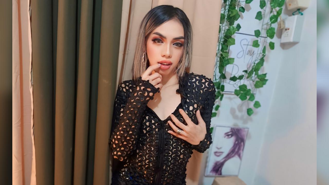 Webcam chat profile for xxADRIANNAxx: Bondage & discipline
