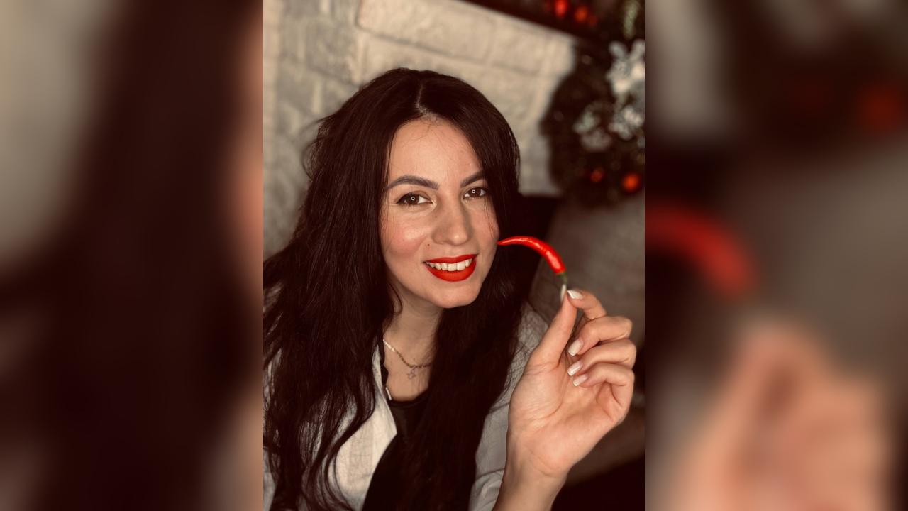 Webcam chat profile for KIEra: Ask about my Hobbies