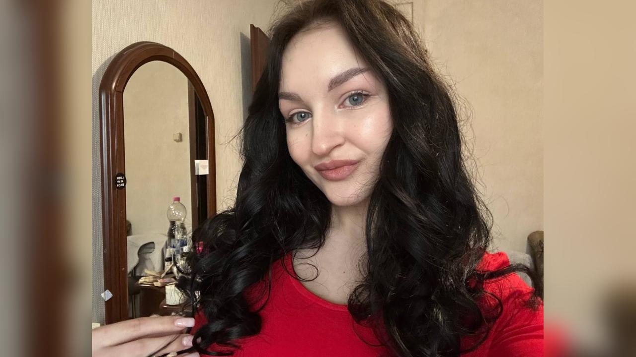 Webcam chat profile for EmilySay: Leather