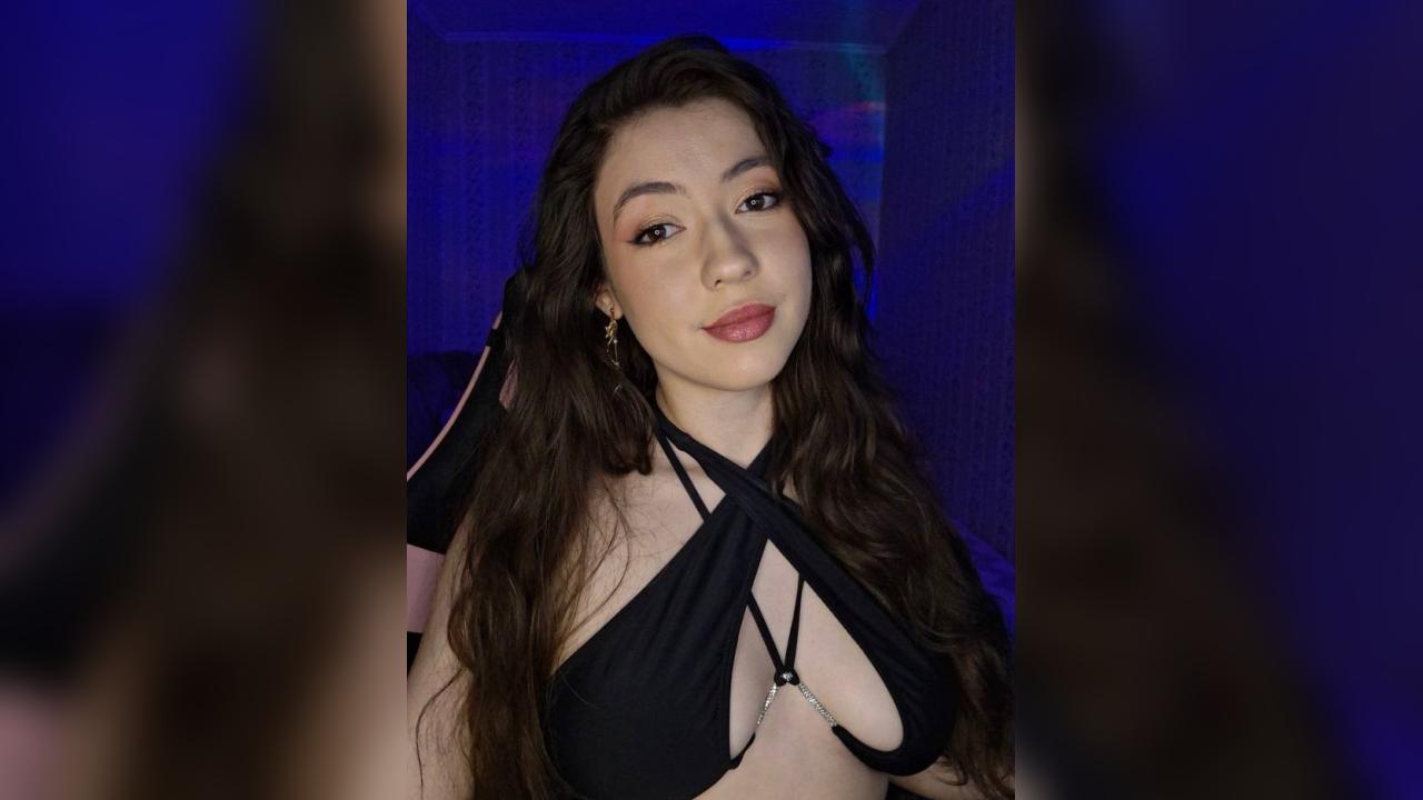 Webcam chat profile for Briarrose