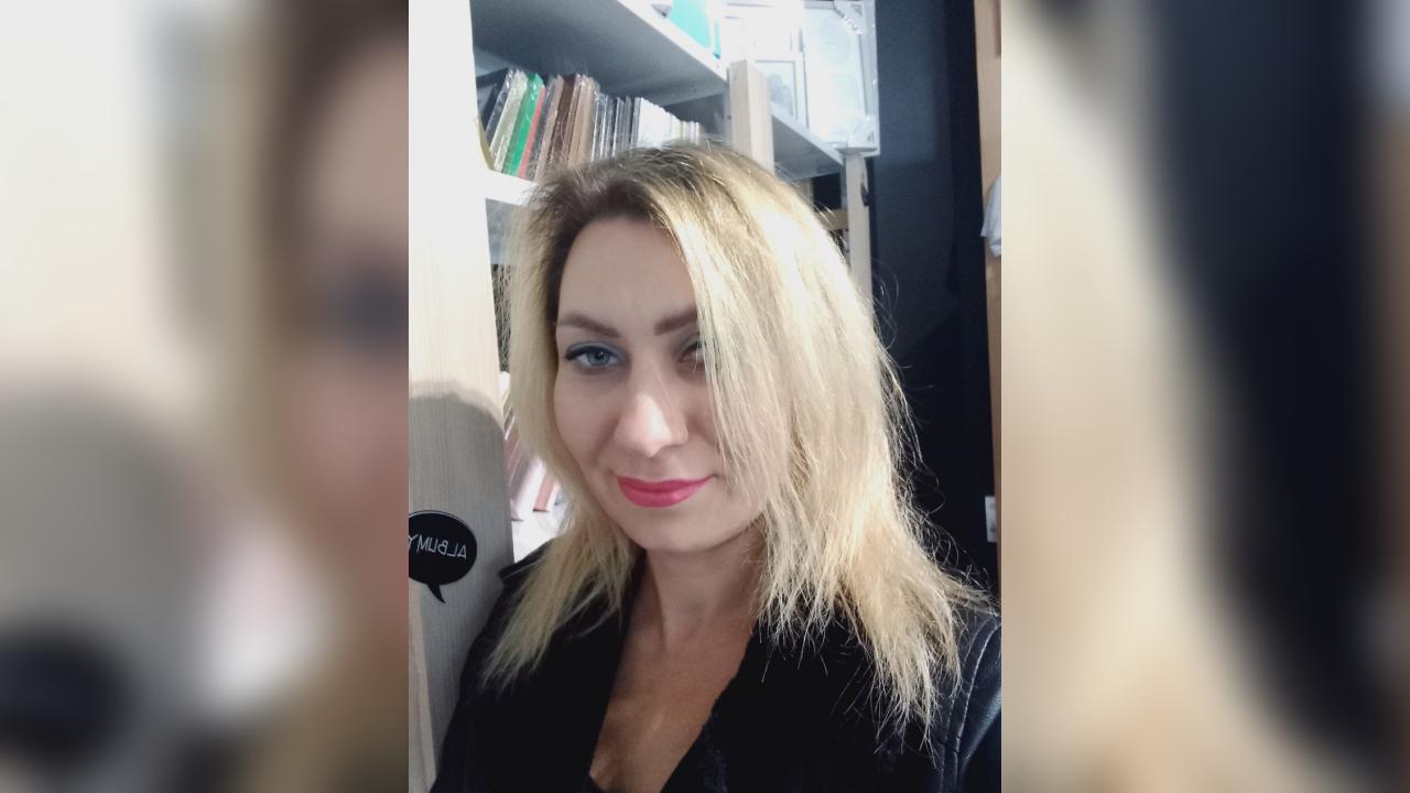 Webcam chat profile for BlondeOksi