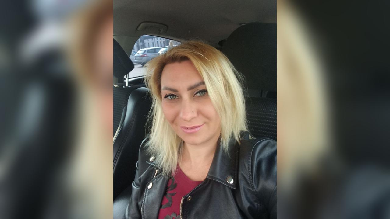 Webcam chat profile for BlondeOksi