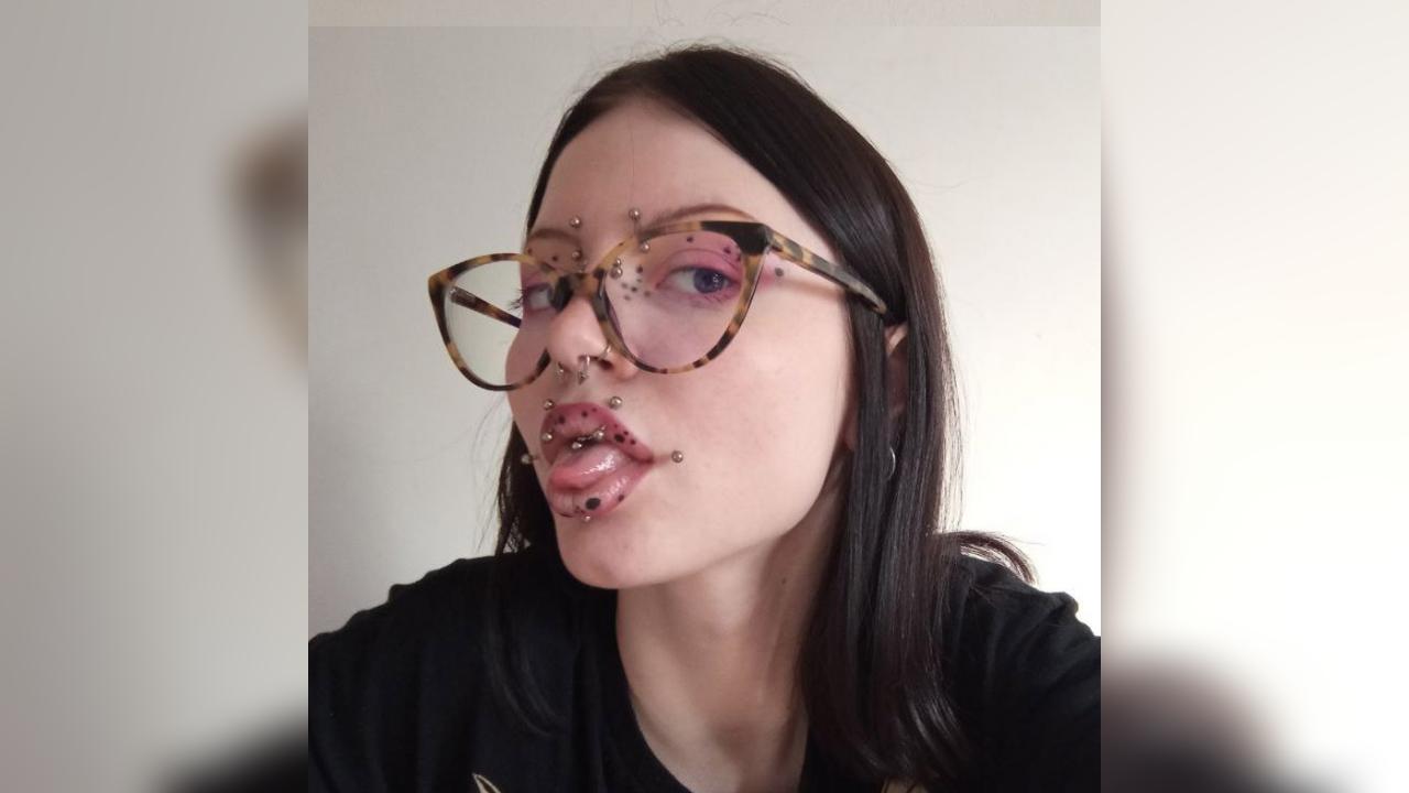Webcam chat profile for Naatti: Outfits