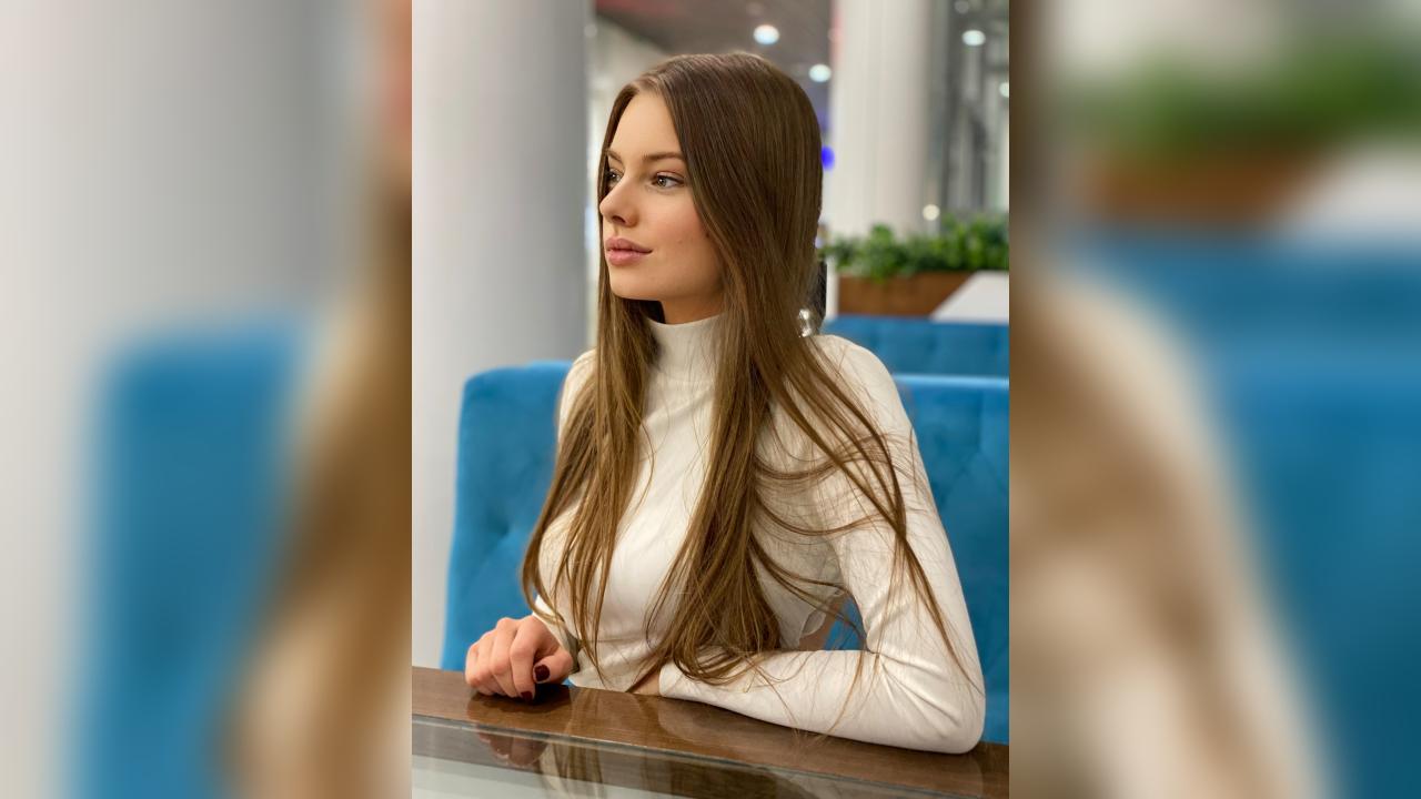 Webcam chat profile for Leeya: Ask about my Hobbies