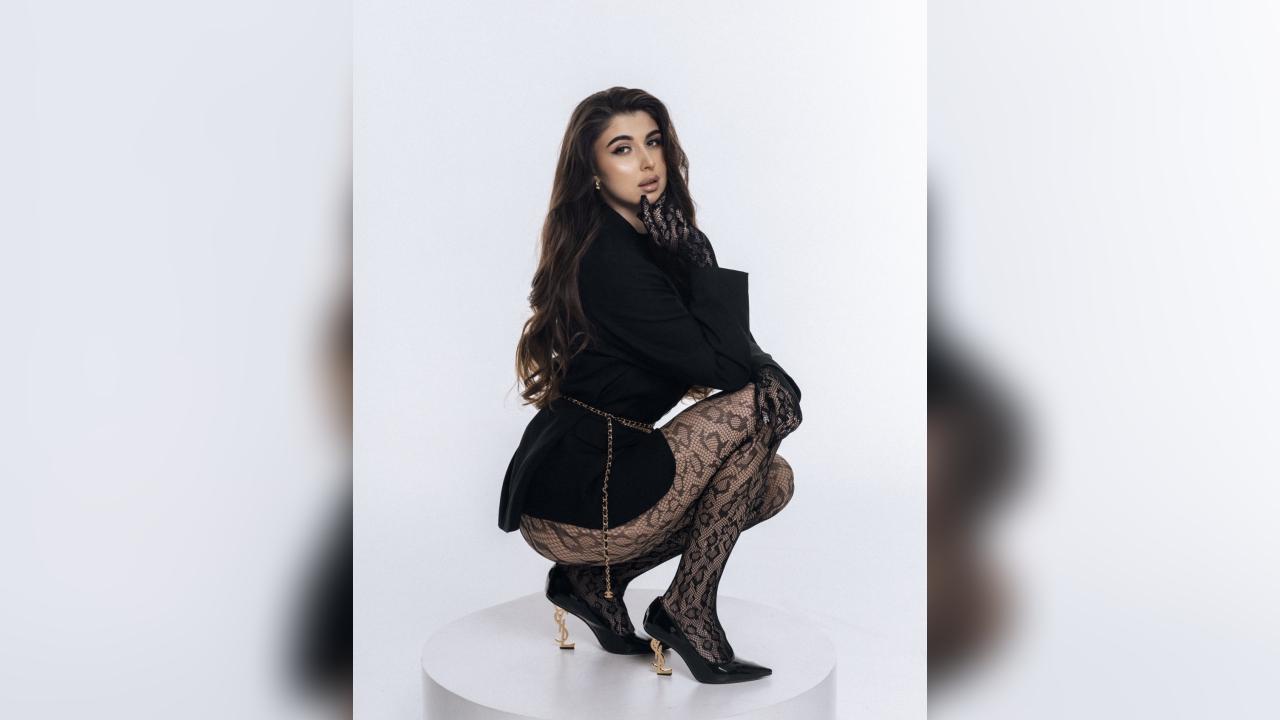 Webcam chat profile for CrystalRose: Outfits