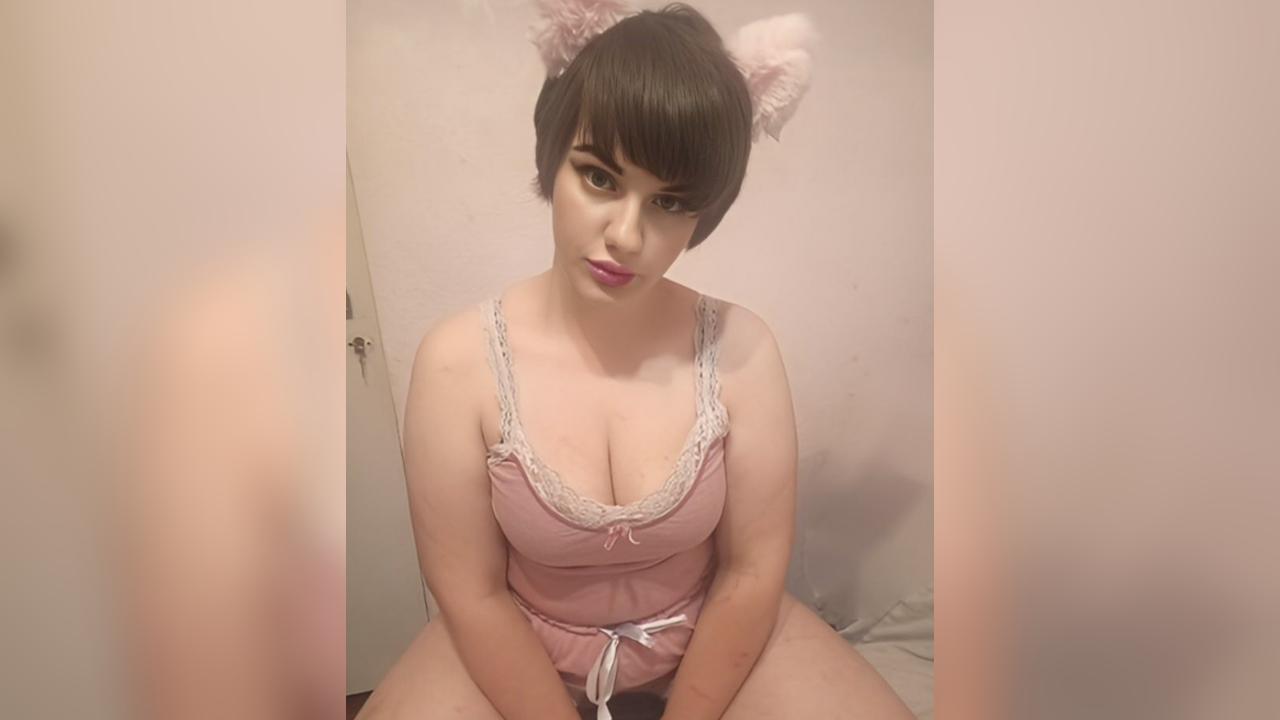 Webcam chat profile for MoonlitSiren