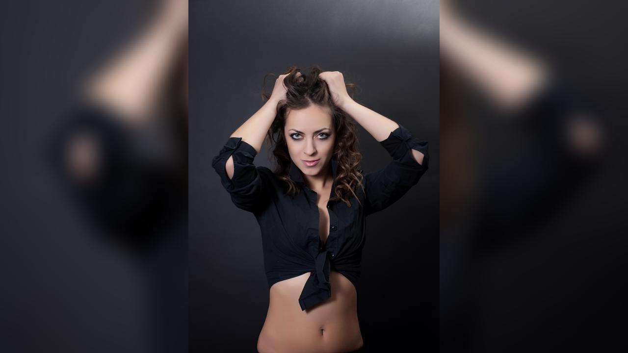 Webcam chat profile for Maryline: Outfits