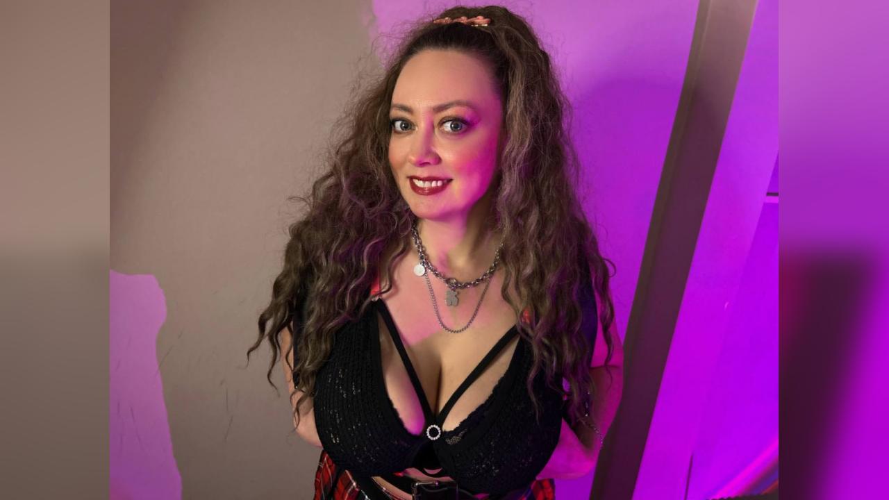 Webcam chat profile for JessicaFoxxxy: Lingerie & stockings