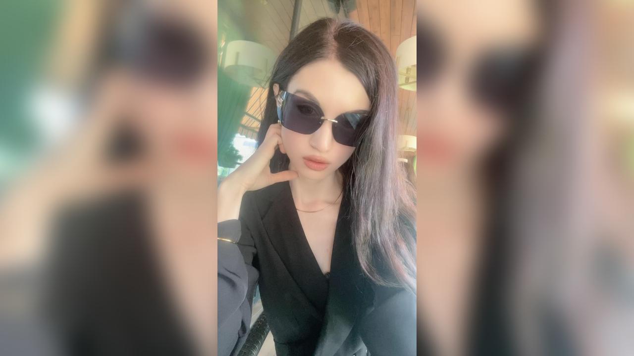 Webcam chat profile for AlisaSecrtAgent: Leather