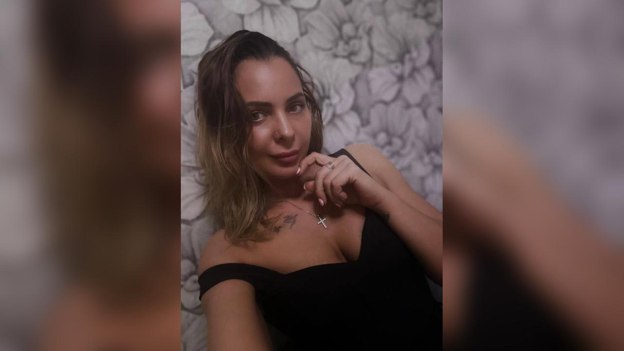 Webcam chat profile for SweetQ: Ask about my Hobbies